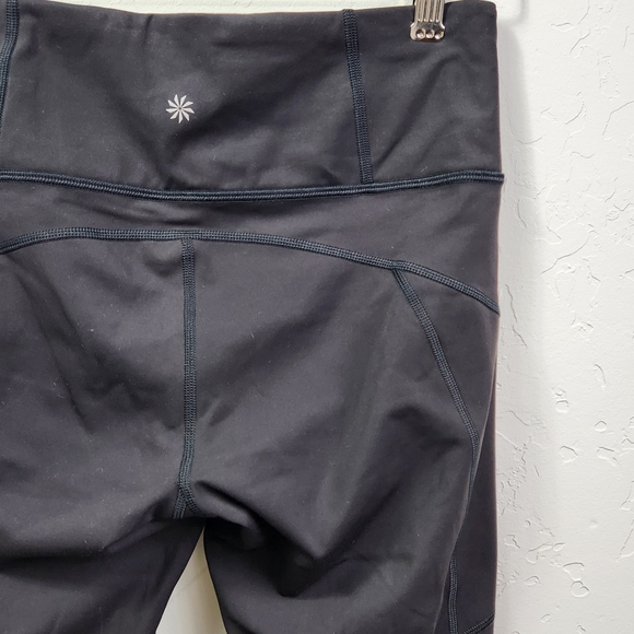 ATHLETA || Black Ankle Cropped Leggings - Picture 5 of 10